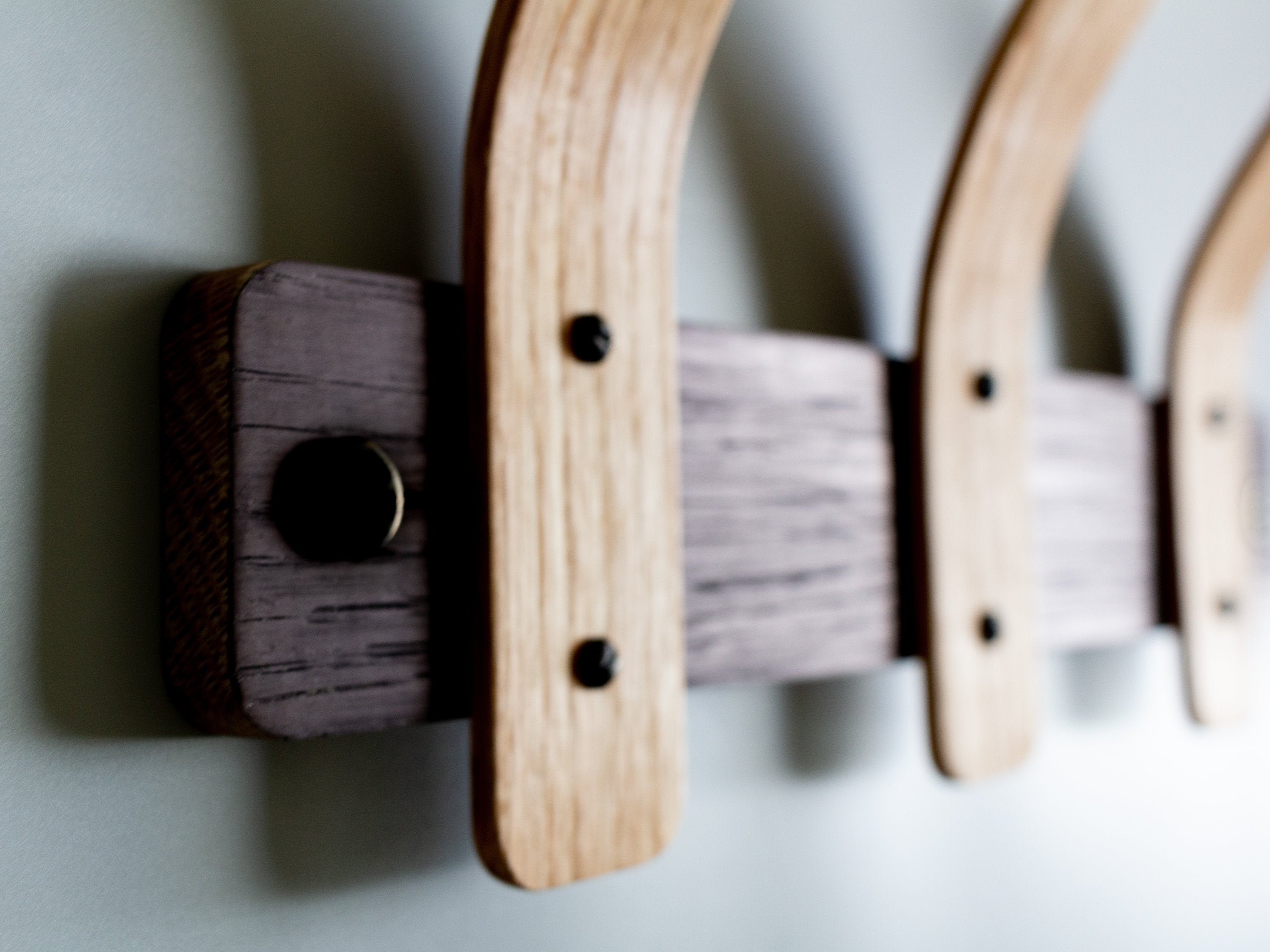Oak Coat Rack - Tordu - Black