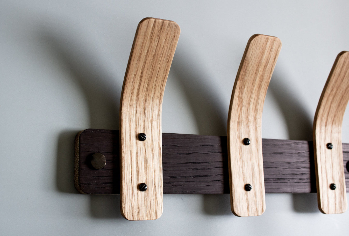 Oak Coat Rack - Tordu - Black