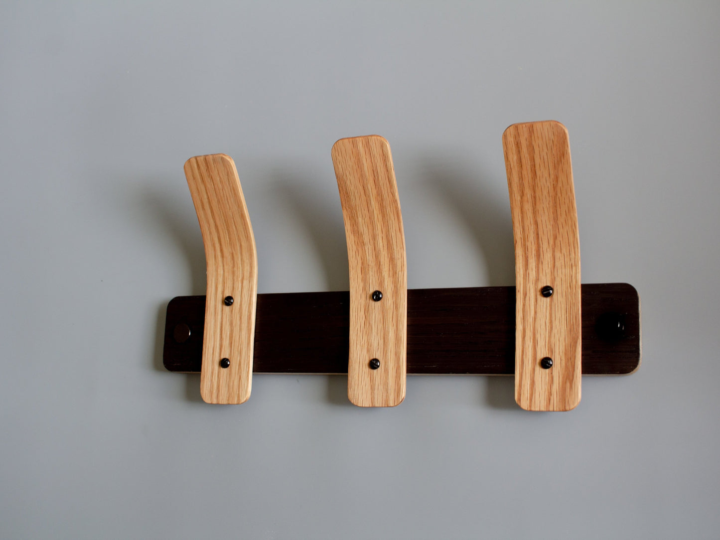 Oak Coat Rack - Tordu - Black